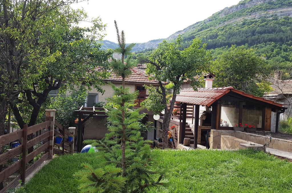The Wild Fig Shumen Exterior foto